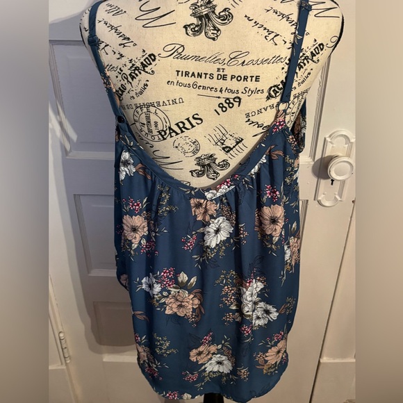 Floral cami torrid size 1 - Picture 3 of 3